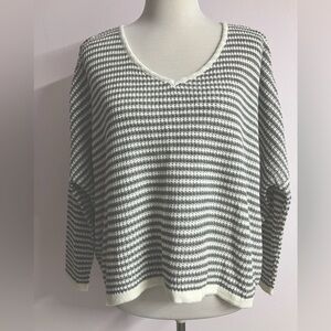 Altar’d State Women’s Pullover V Neck Loose Fit Sweater, Small, Gray/Cream White